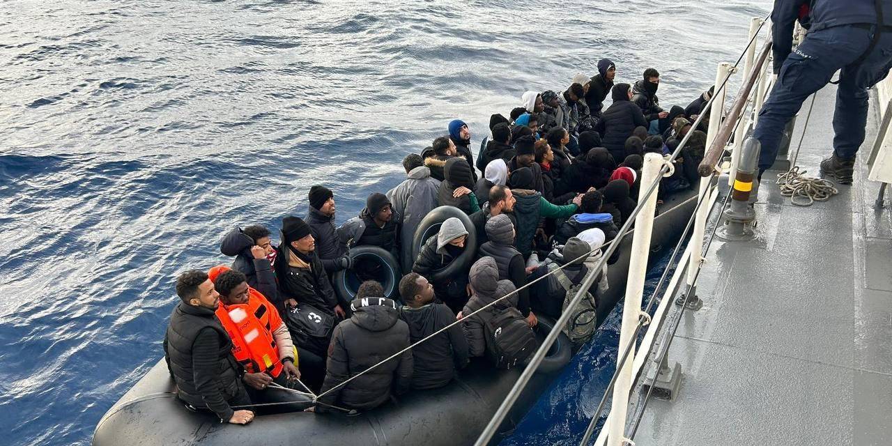 Ayvalık Açıklarında Yunan Unsurlarınca Geri İtilen 55 Düzensiz Göçmen Kurtarıldı