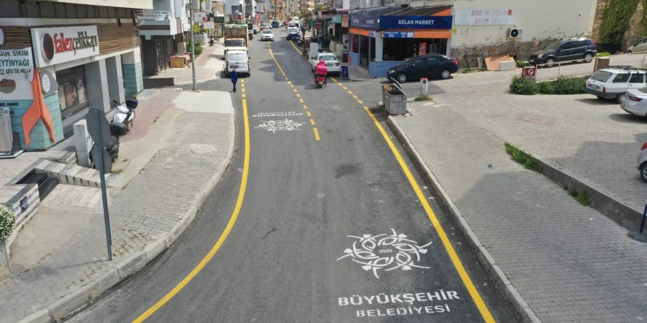 Aydın Büyükşehir Belediyesi Kuşadası’nın İkiçeşmelik Caddesi’ni Baştan Sona Yeniledi