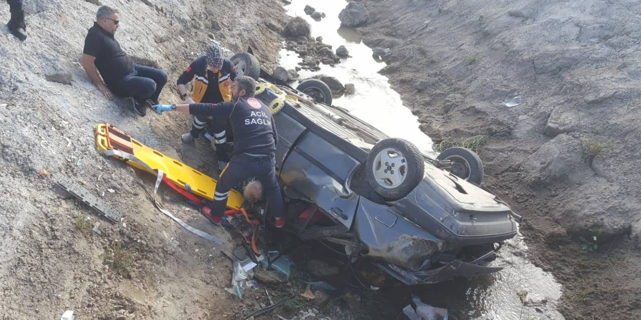 Amasya’da Otomobil Sulama Kanalına Uçtu: Anne Ve Oğlu Öldü