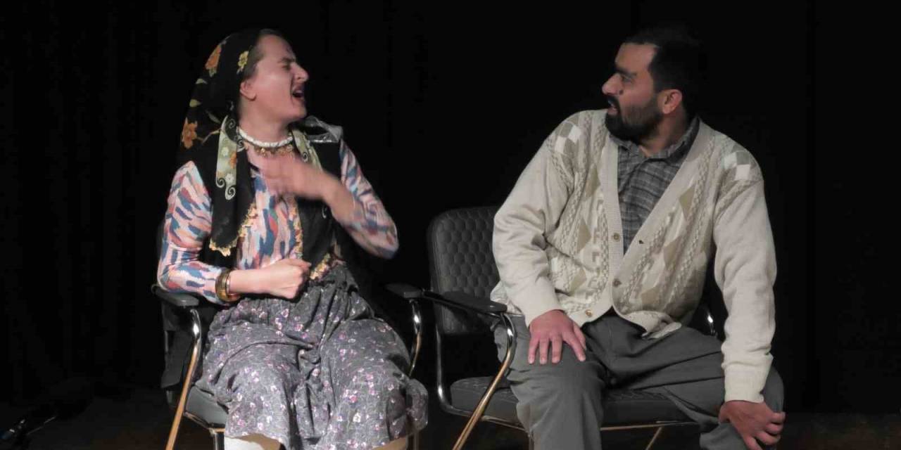 Öğretmenler Oynadı, Öğrenciler Alkışladı