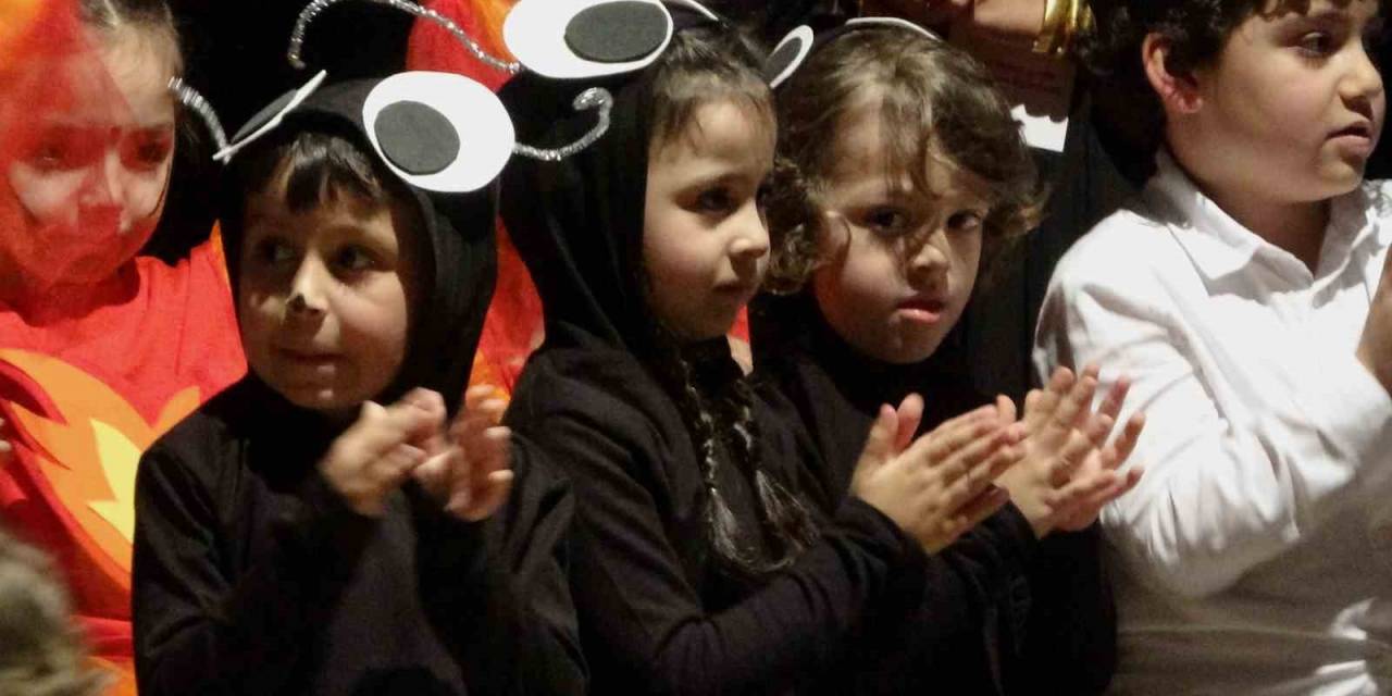 Öğrenciler Sahneledikleri Oyunla Çevre Ve Ormanlara Dikkat Çekti