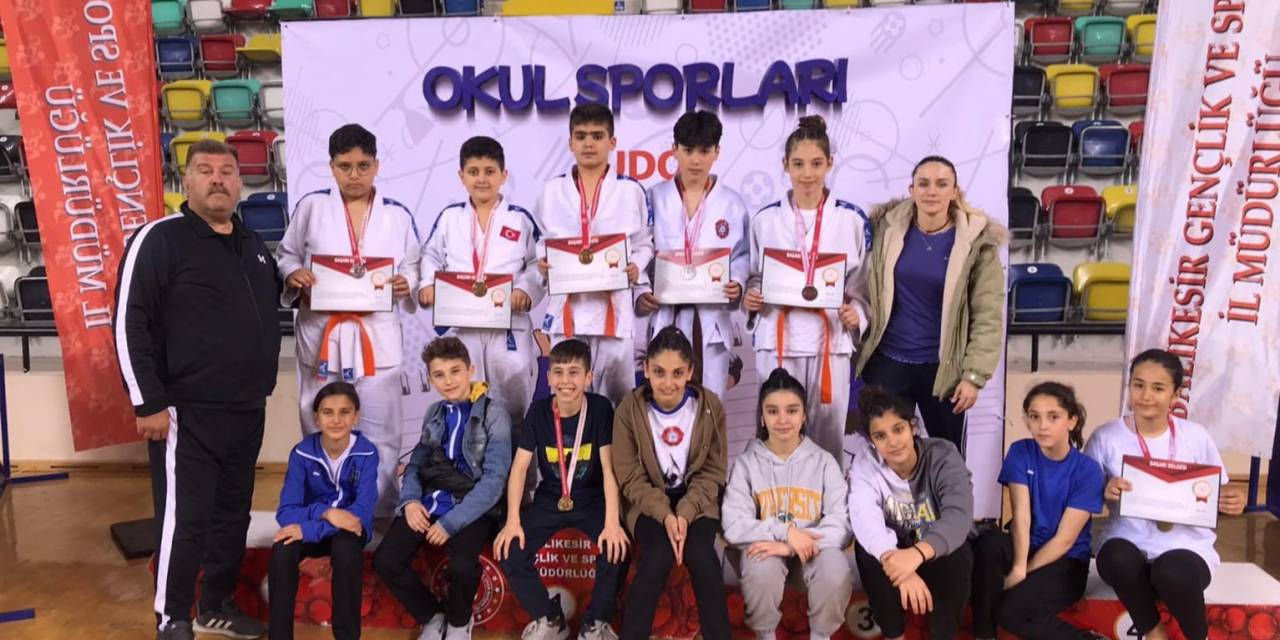 Yunusemre’nin Küçüklerinden 10 Madalya