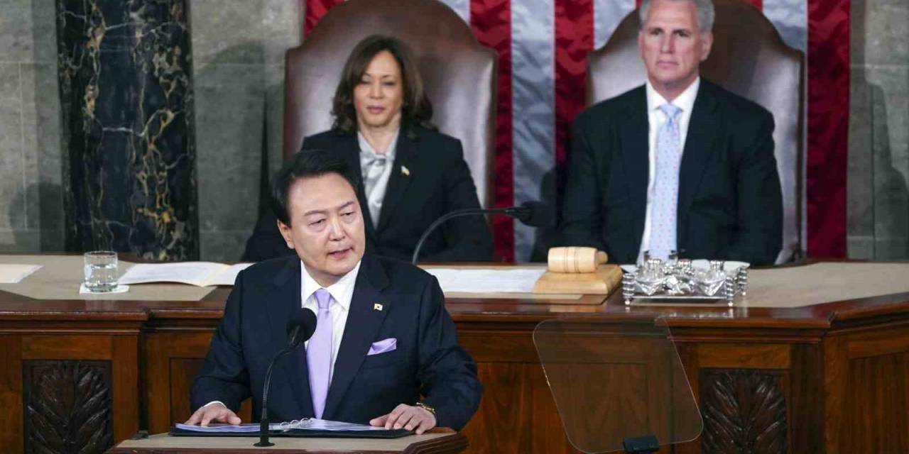 Güney Kore Lideri Yoon: “diyalog İçin Kapımız Kuzey Kore’ye Açık”