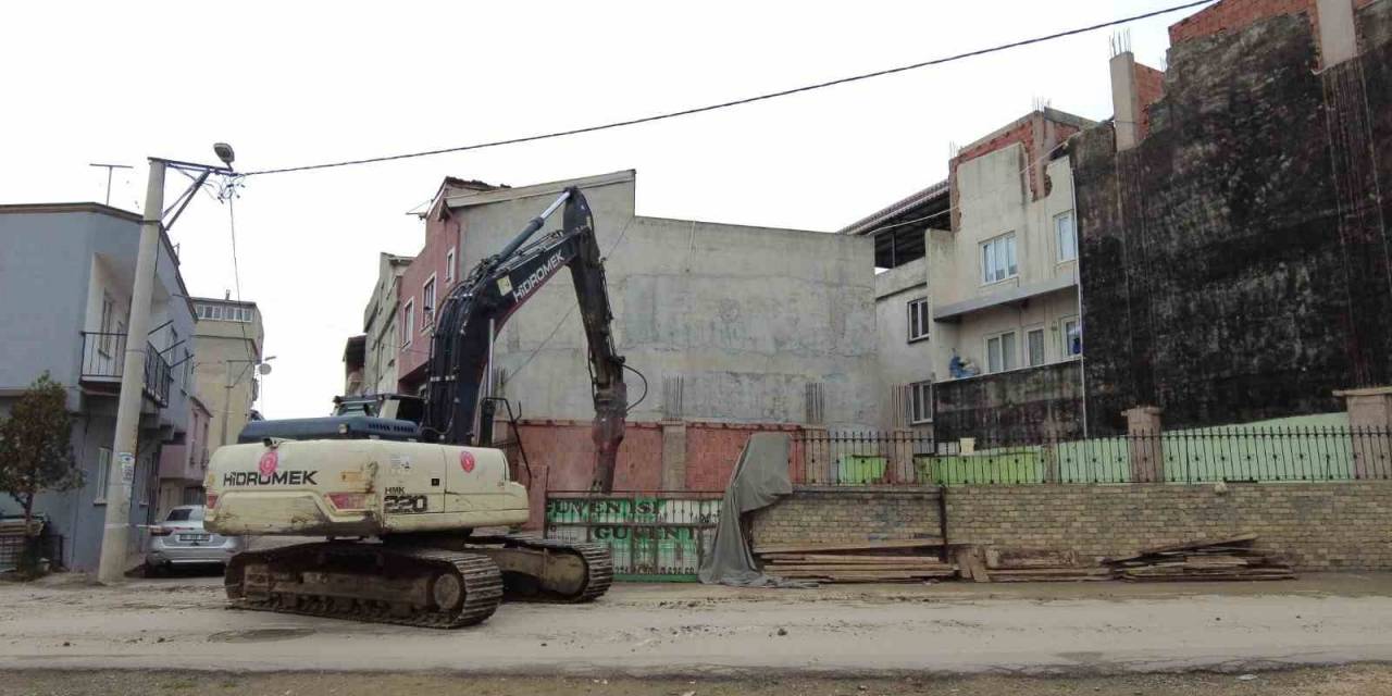 Gürsu Belediyesi Kaçağa Savaş Açtı: 1 Günde 6 Yıkım