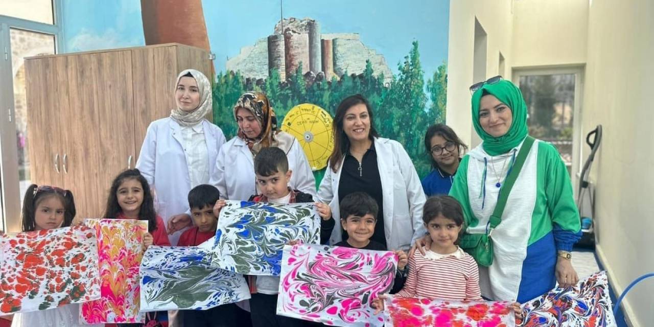 Elazığ’da Çocuklar Ebru Sanatı İle Tanıştı
