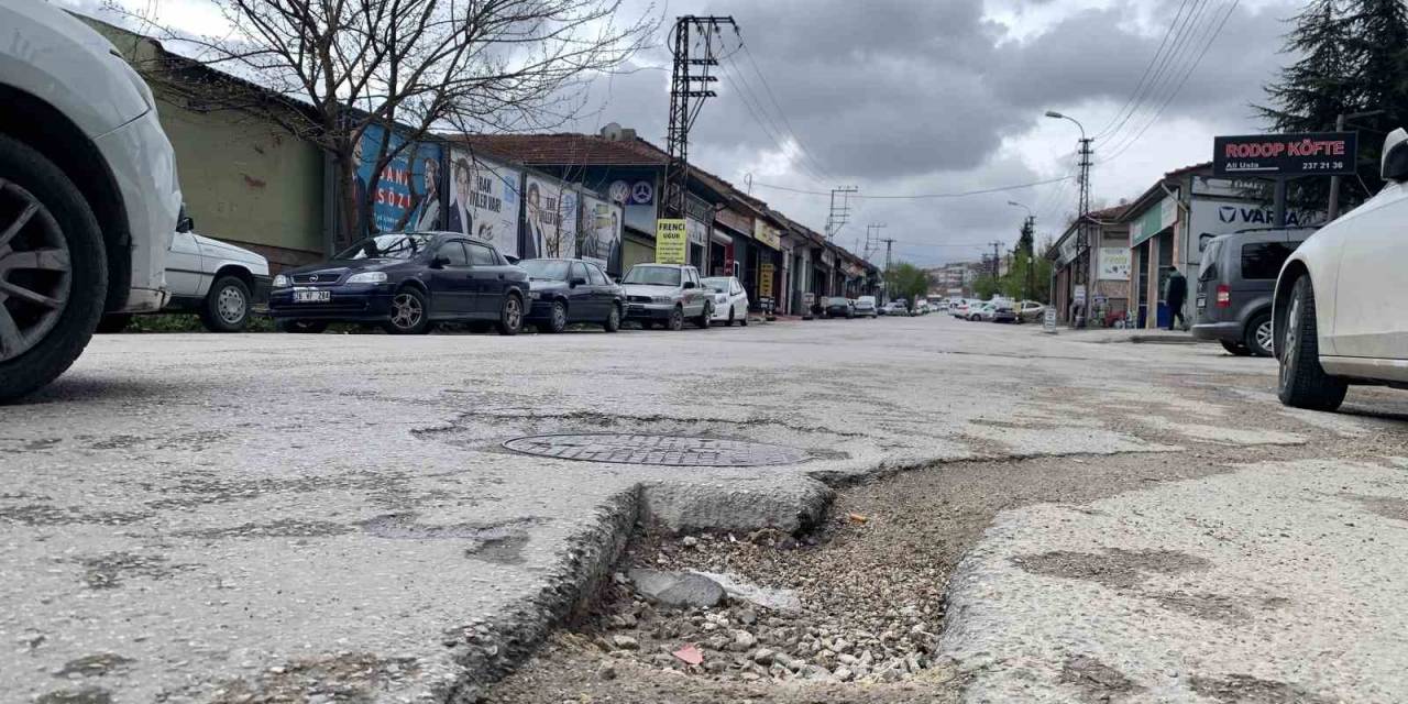 Küçük Sanayi Bölgesine Sağlam Giren Araç Arızalı Çıkıyor