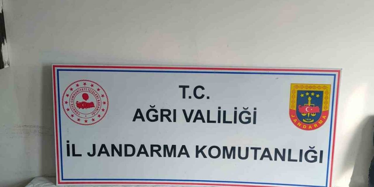 Ağrı’da Durdurulan Tırda Bin 245 Altın Sikke Ele Geçirildi