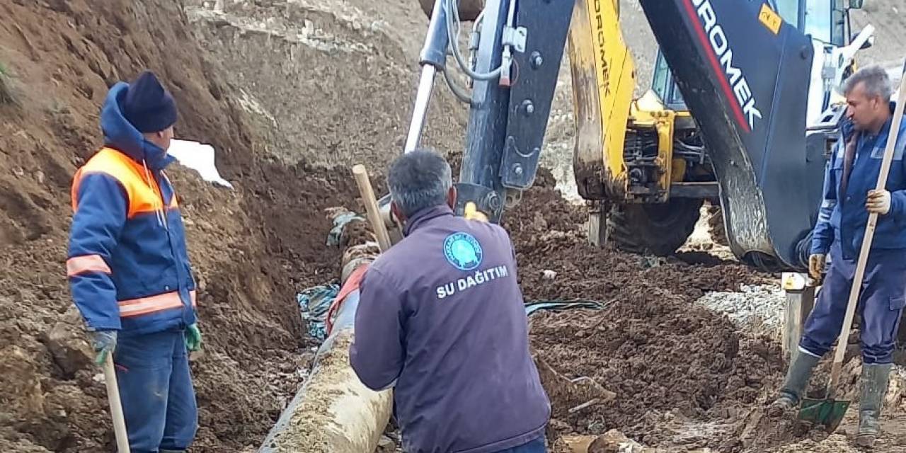 Hakkari’de Ana Su Şebekesi Hattı Onarıldı