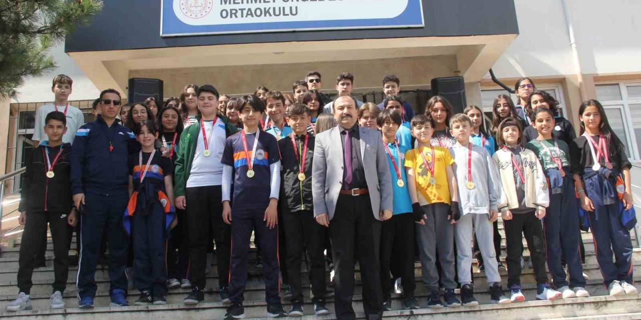 Okulda 23 Nisan Eğlence Programı