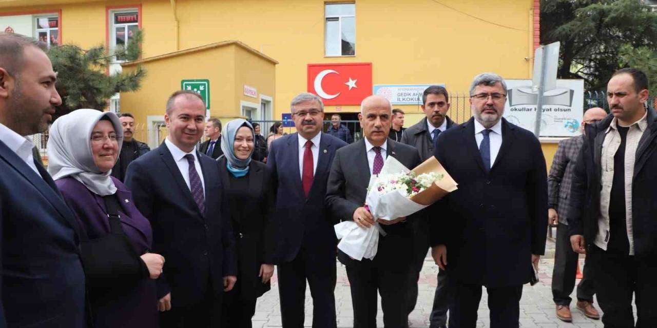 Bakan Kirişçi; “altılı Masa Terör Örgütleriyle İşbirliği İçerisinde”