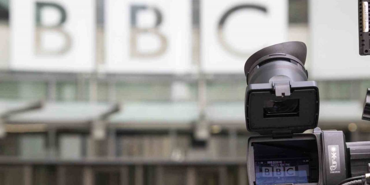 Bbc Yönetim Kurulu Sharp Görevinden İstifa Etti