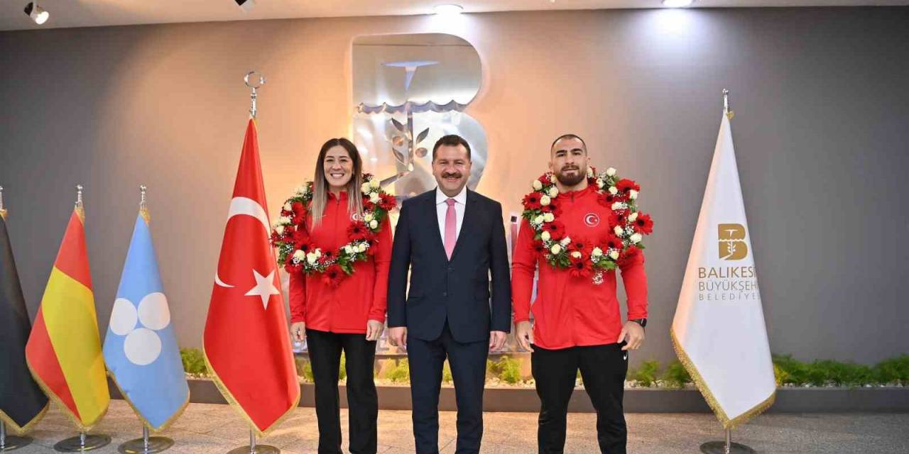 Milli Güreşçiler, Belediye Meclisi’nde Ödüllendirildi