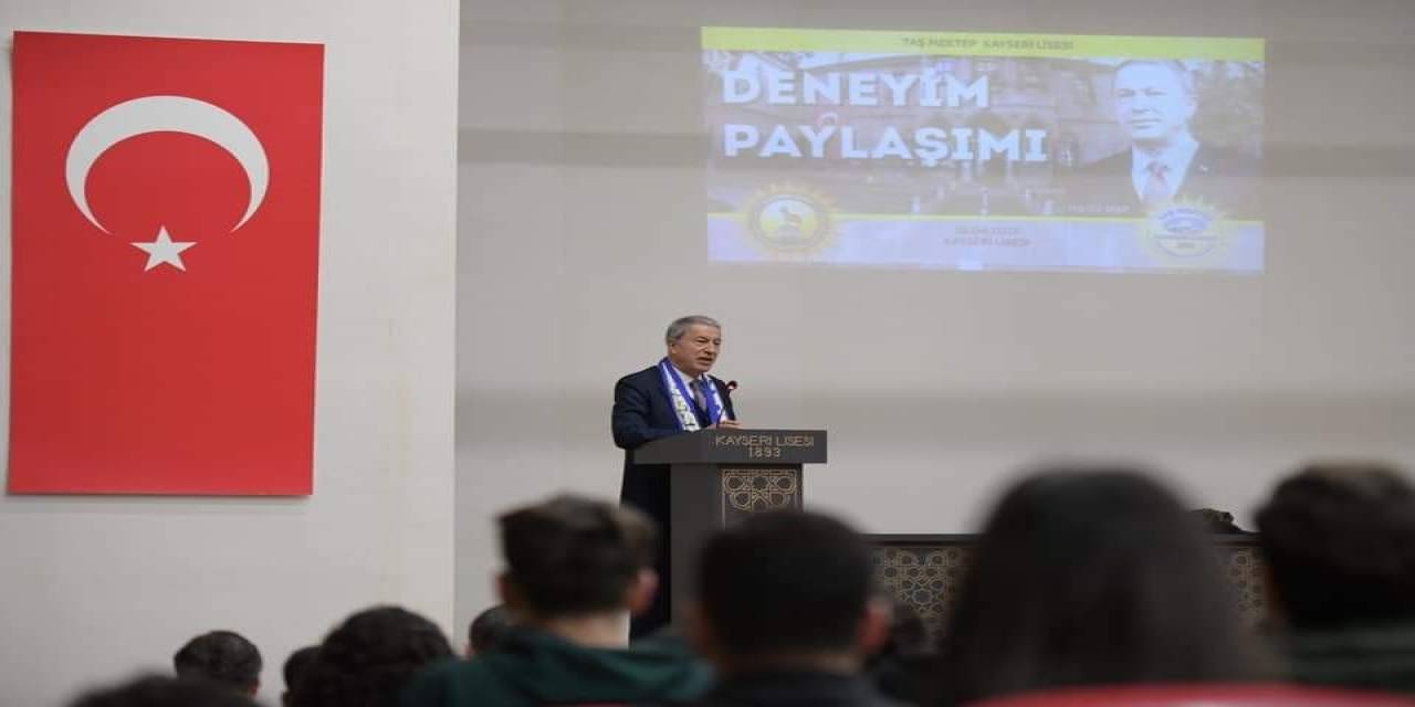 Bakan Akar, 63 Öğrencisini Şehit Veren Eski Okulu “taş Mektep”te Öğrencilerle Buluştu