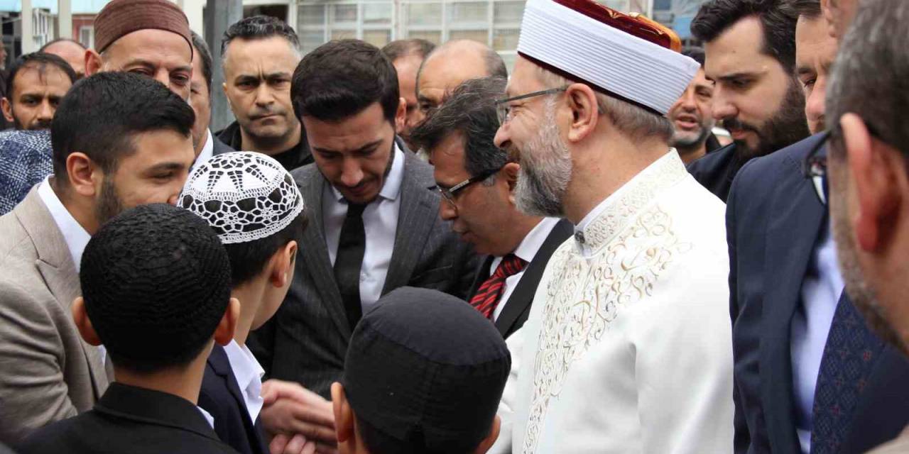 Diyanet İşleri Başkanı Erbaş, Roman Vatandaşları Umreye Uğurladı