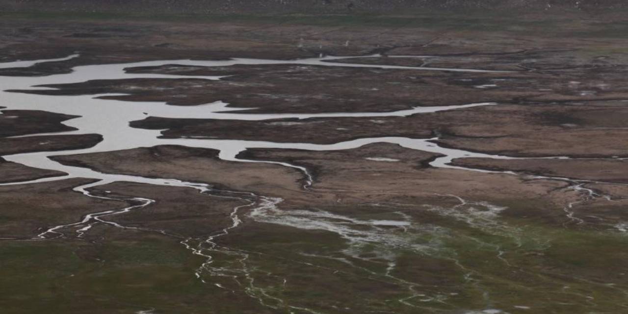 2 Bin 320 Rakımlı Krater Gölünün Kuruması Bilim İnsanlarını Endişelendiriyor