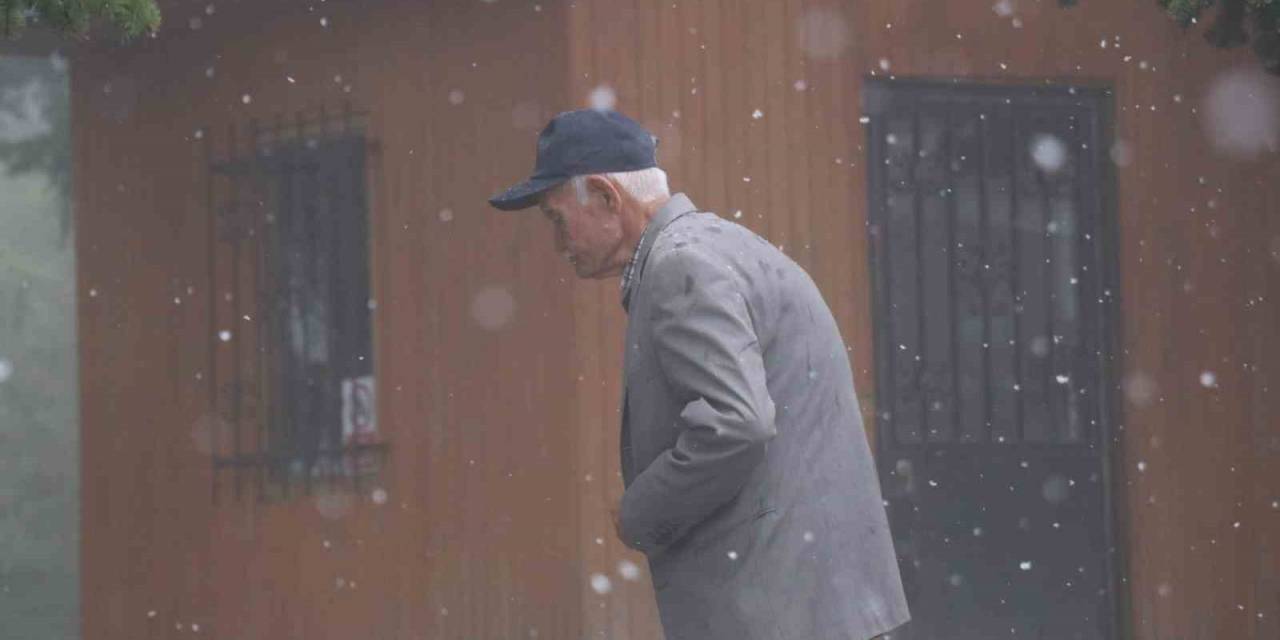 Gölcük Tabiat Parkı’nda Nisan Ayında Kar Sürprizi