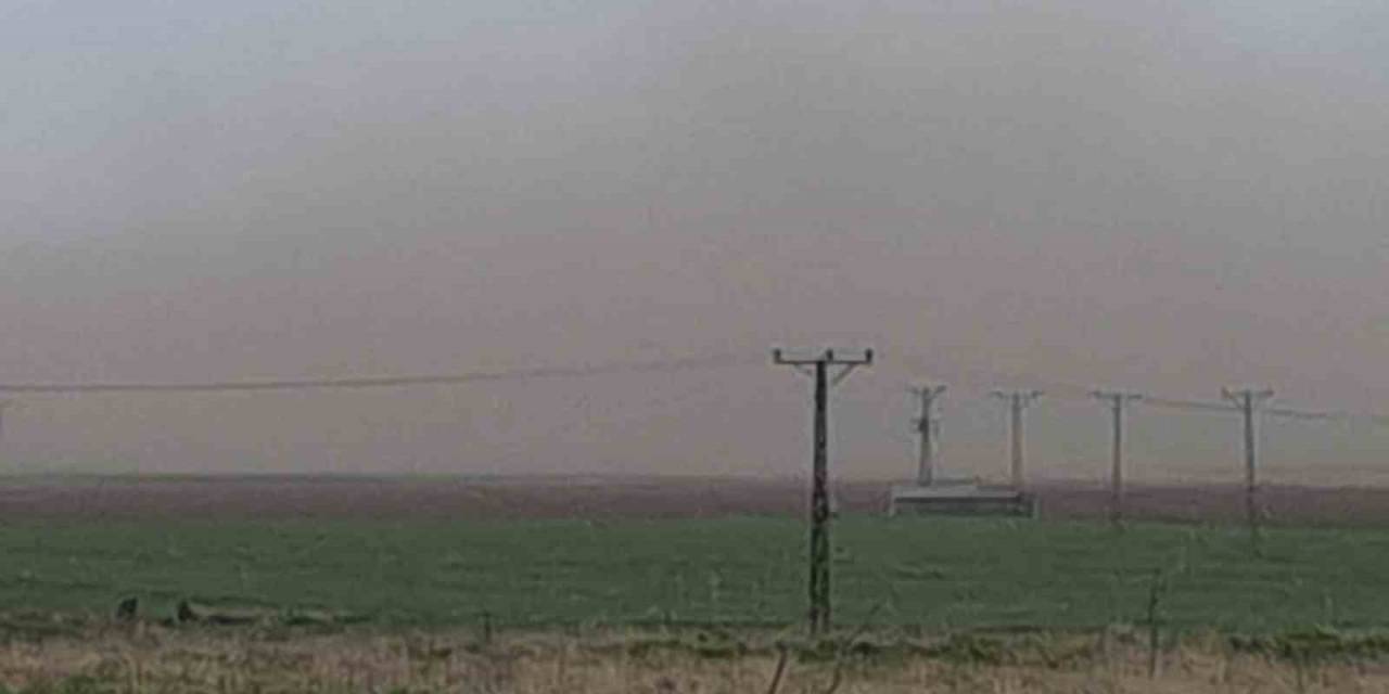 Adilcevaz’da Toz Bulutu Hayatı Felç Etti