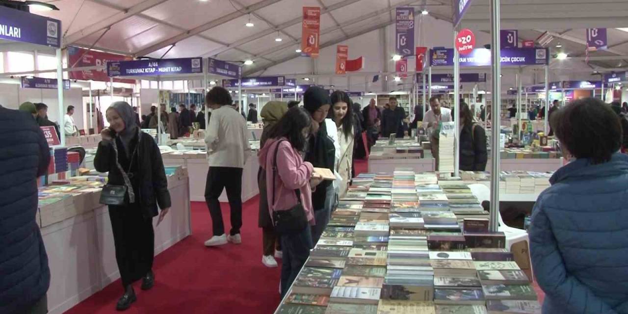 Üsküdar’da 8’inci Kitap Fuarı Yoğun İlgi İle Karşılandı