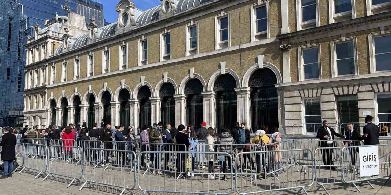 İngiltere’deki Türk Seçmenlerden Sandığa Yoğun İlgi