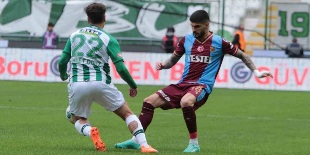 Spor Toto Süper Lig: Konyaspor: 1 - Trabzonspor: 1 (ilk Yarı)
