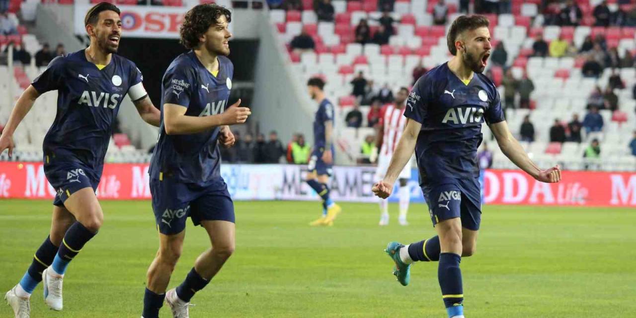 Spor Toto Süper Lig: Dg Sivasspor: 0 - Fenerbahçe: 3 (ilk Yarı)