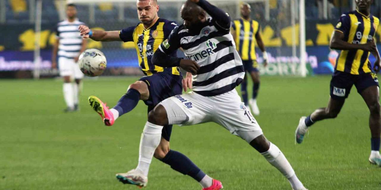 Spor Toto Süper Lig: Mke Ankaragücü: 0 - Kasımpaşa: 0 (ilk Yarı)