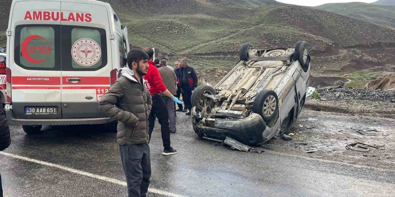 Hakkari’de Trafik Kazası: 1’i Ağır 5 Yaralı