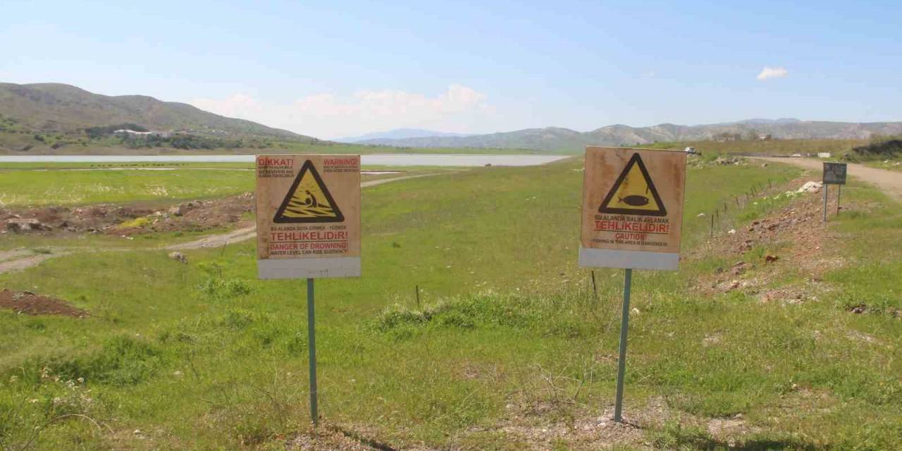 Umutlandıran Görüntü, Artık O Tabeladan Su Görünüyor