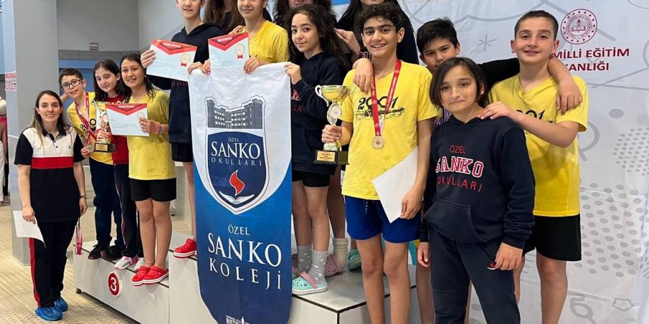 Sanko Okulları Yüzmede Beş Altın Madalya Kazandı