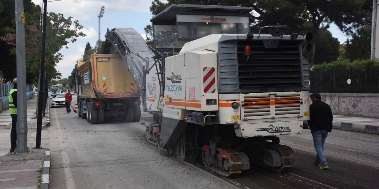 Manisa’daki Caddeler Yenileniyor