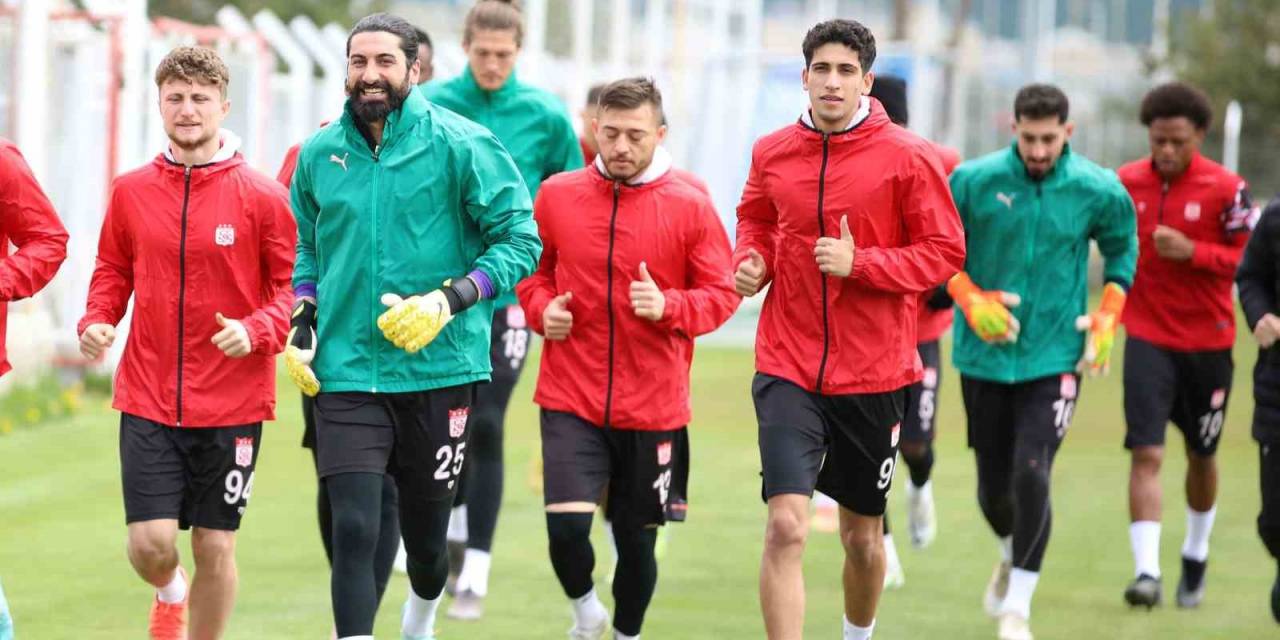 Sivasspor, Fenerbahçe Maçı Hazırlıklarına Başladı