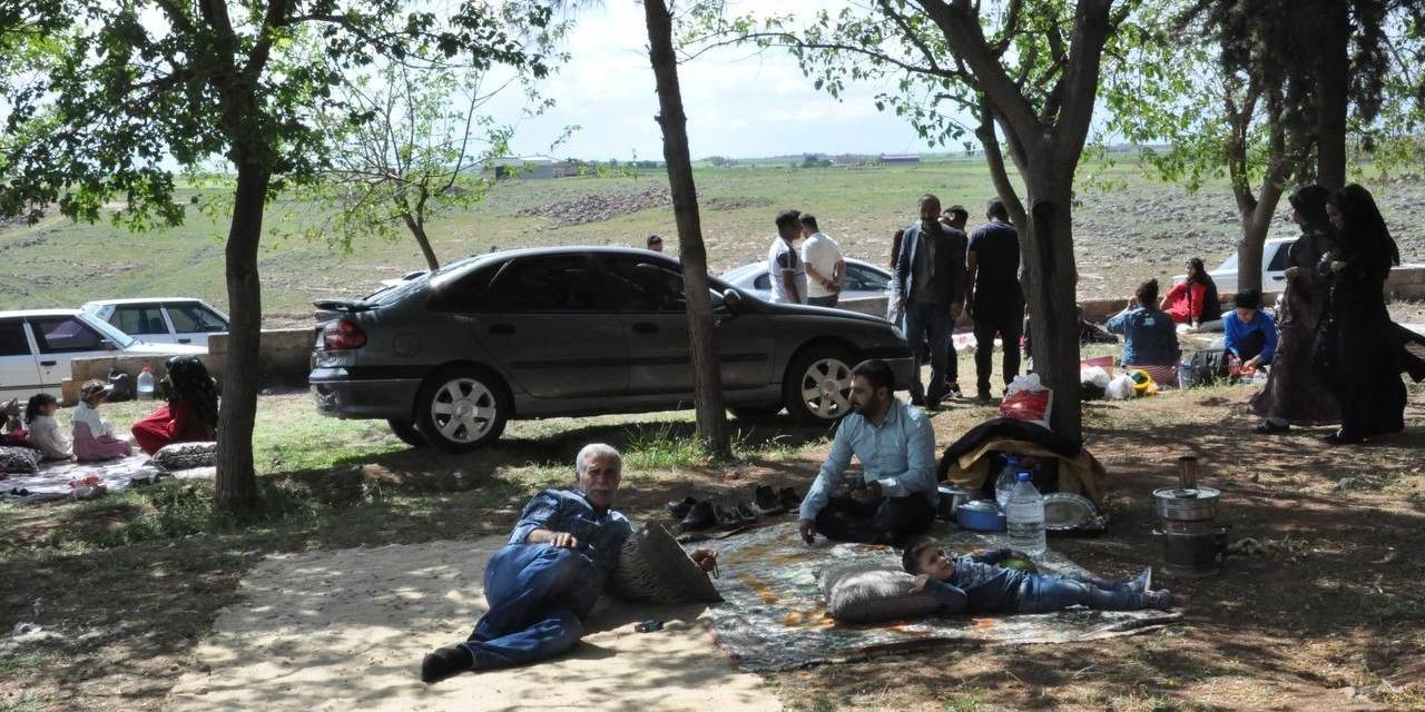 Havaların Isındığı Şanlıurfa’da Vatandaşlar Mesire Alanlarına Akın Etti