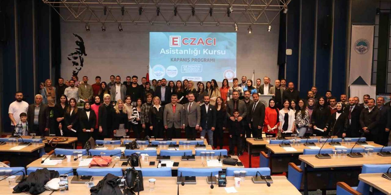 Eczacı Asistanlığı Kursu Tamamlandı