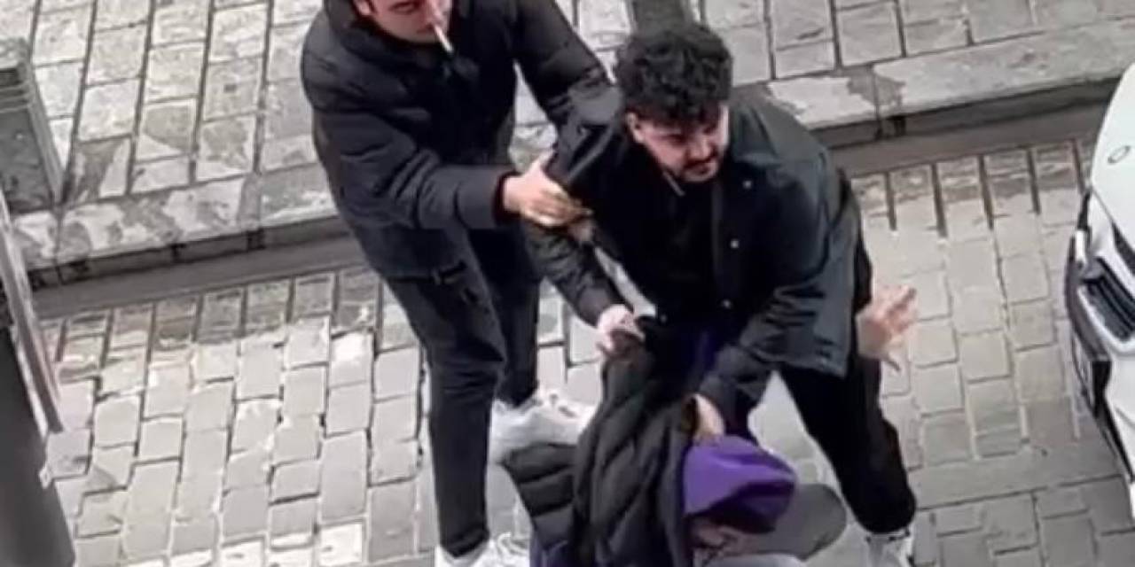Pendik’te Laf Atma Kavgasında Sosyal Medya Fenomeninin Tekme Ve Yumrukları Havada Uçuştu
