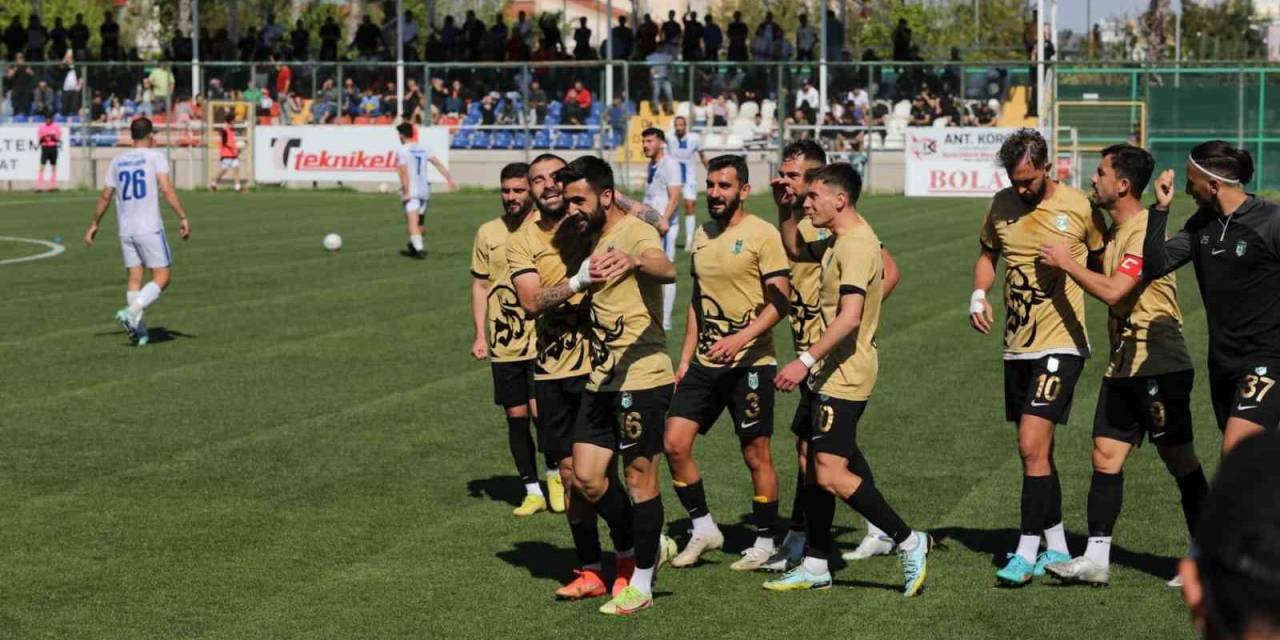 Manavgat Belediyespor Mahmutlar’ı 5-0 Mağlup Etti
