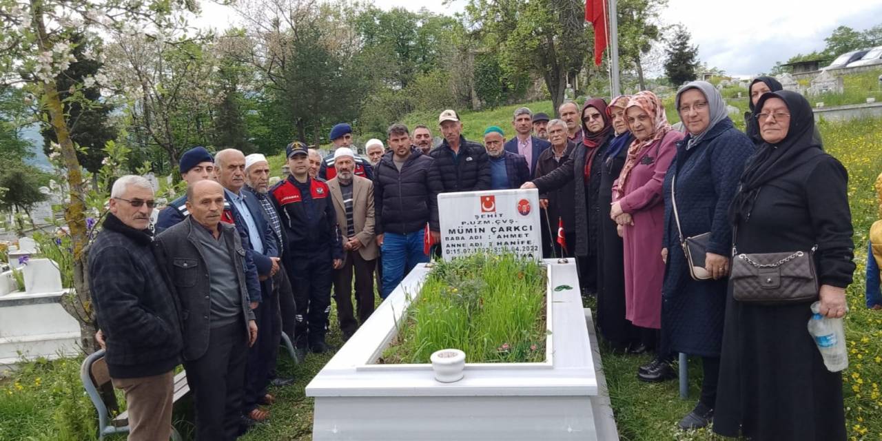 Şehit Piyade Uzman Çavuş Kabri Başında Anıldı