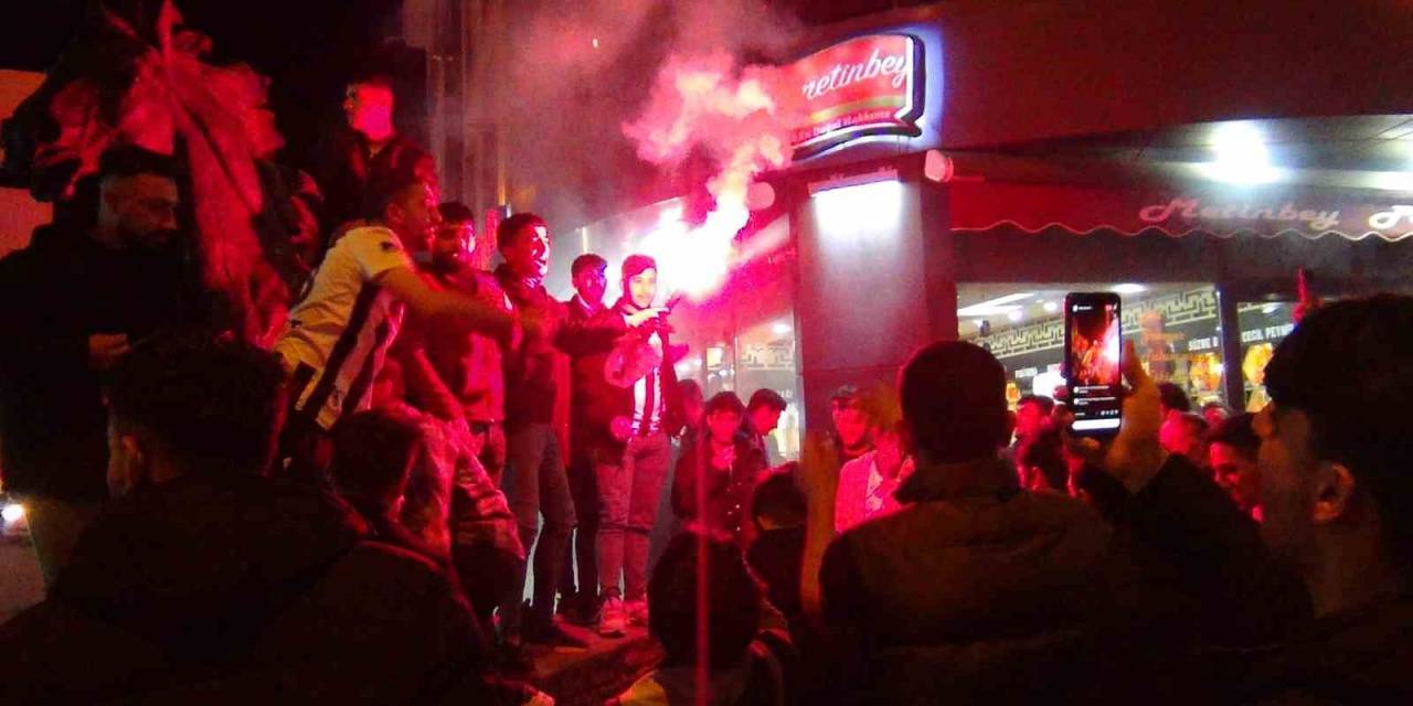 Kars’ta Beşiktaşlılar Sokaklara Döküldü