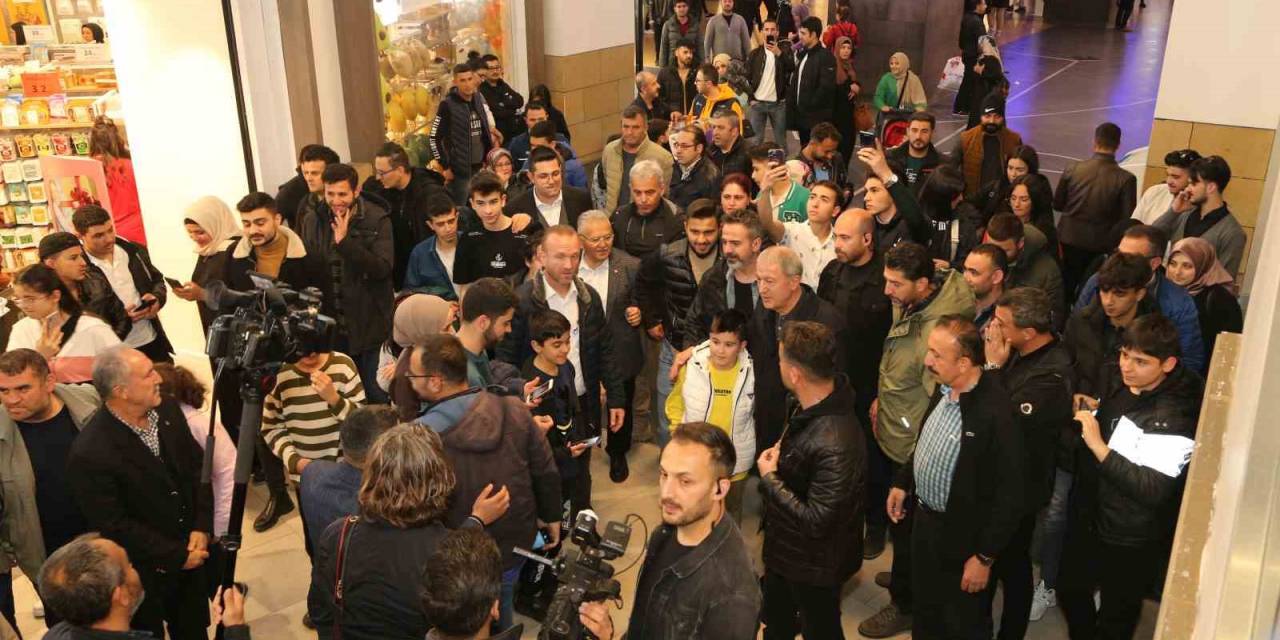 Bakan Akar, Bakan Nebati Ve Başkan Büyükkılıç’tan Avm Ziyareti