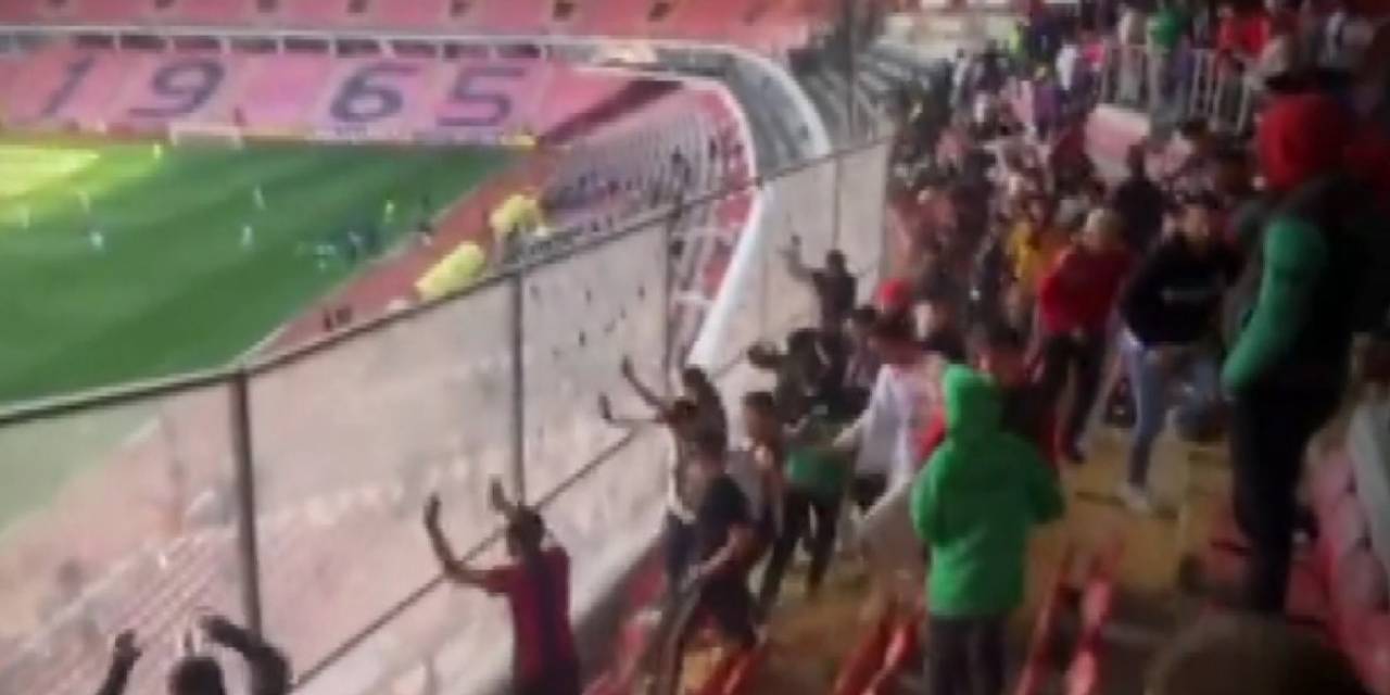 Eskişehirspor - Yeni Mersin İ.y. Maçında Yaşanan Olaylarda Polisler Yaralanırken, Stat Zarar Gördü