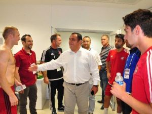 Gaziantepspor Başkanından Soyunma Odasında Futbolculara Tebrik
