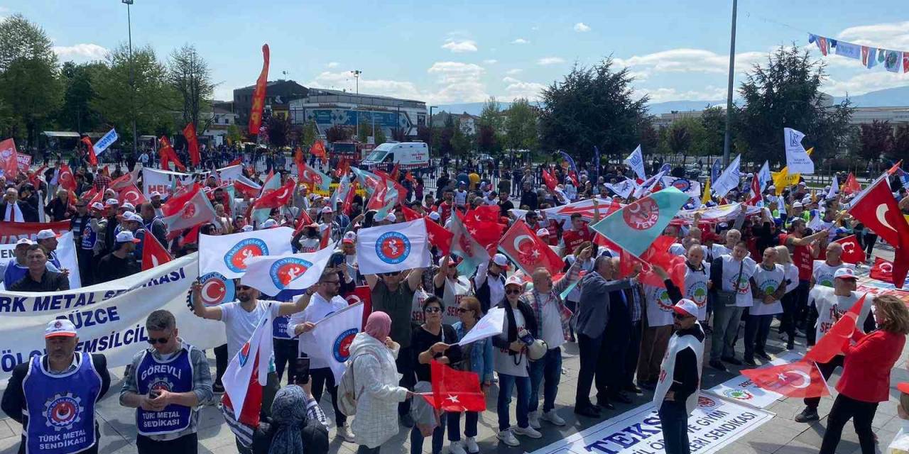 Düzce’de 1 Mayıs Emek Ve Dayanışma Günü Coşkuyla Kutlandı