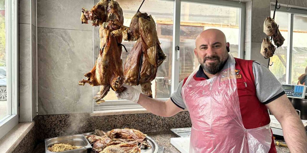 Türk Mutfağının En Seçkin Lezzetlerinden Kuyu Kebabı Sezonu Açıldı