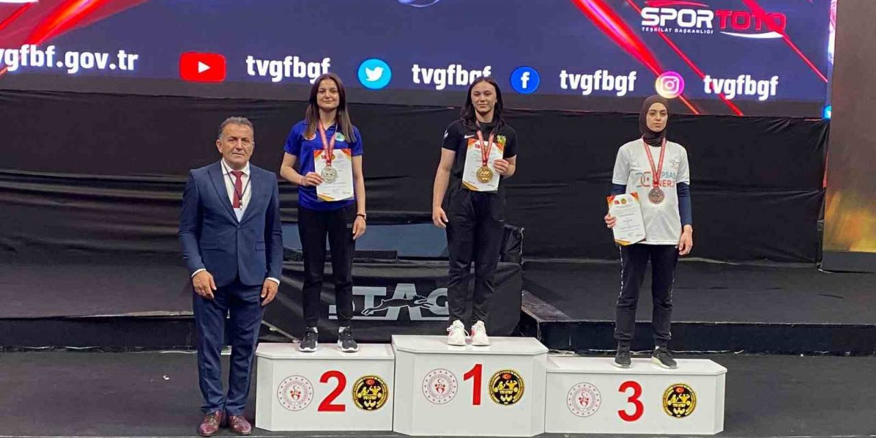 Afyonkarahisarlı 3 Sporcu Şampiyonadan 6 Madalya İle Döndü