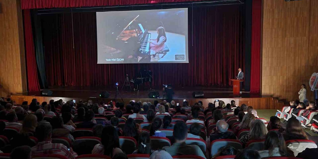 Depremde Yaşamın Yitiren İlkokul Öğrencisi Yade Konserle Anıldı