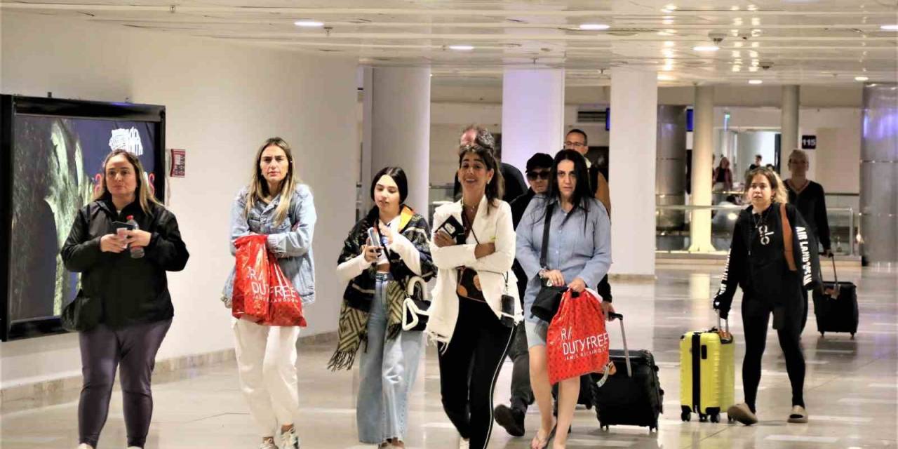 Turizm Kenti Antalya Rekorla Devam Ediyor: 4 Ayda 1 Milyon 798 Bin Turist