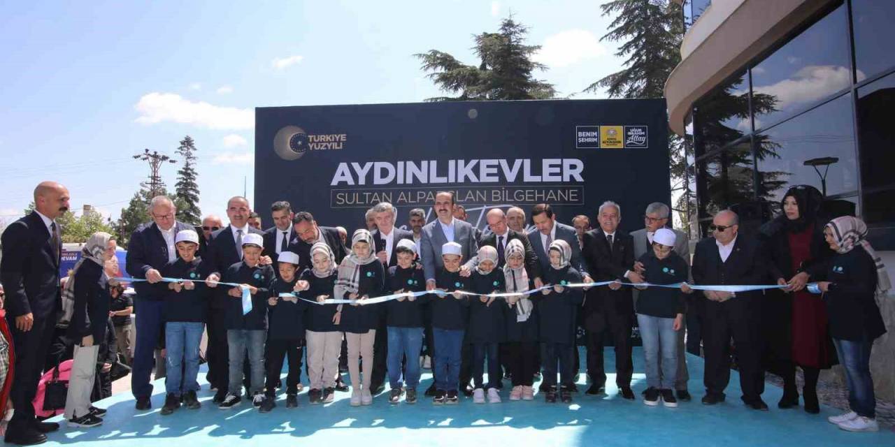 Konya’daki 20. Bilgehane Dualarla Açıldı