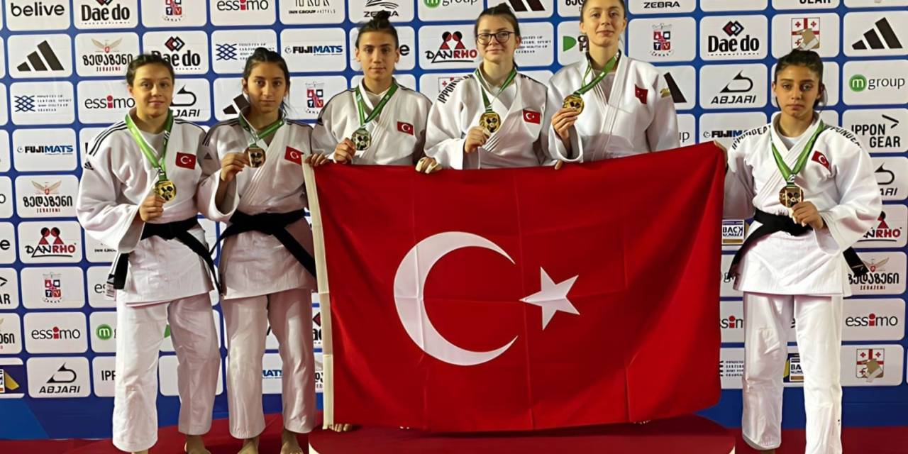 Yunusemreli Merve’den Gümüş Madalya