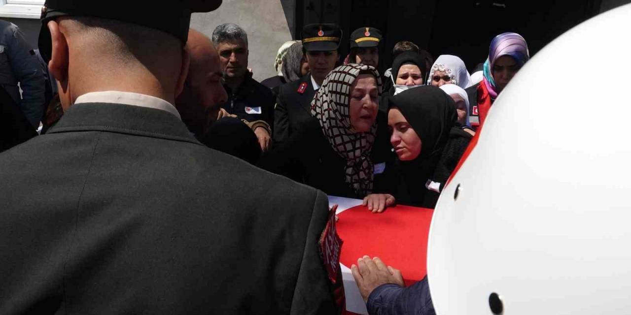 Şehit Muhammet Koçak Memleketi Van’da Son Yolculuğuna Uğurlandı
