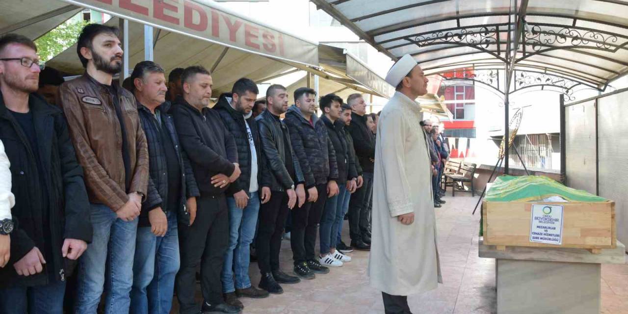 Sevgilisi Tarafından Öldürülen Şahıs Toprağa Verildi