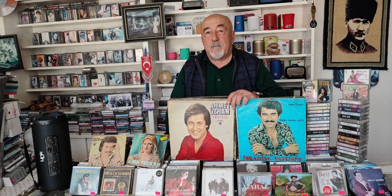 Amasya’nın Son Kasetçisi, Tarih Olan Kasetlere Gözü Gibi Bakıyor